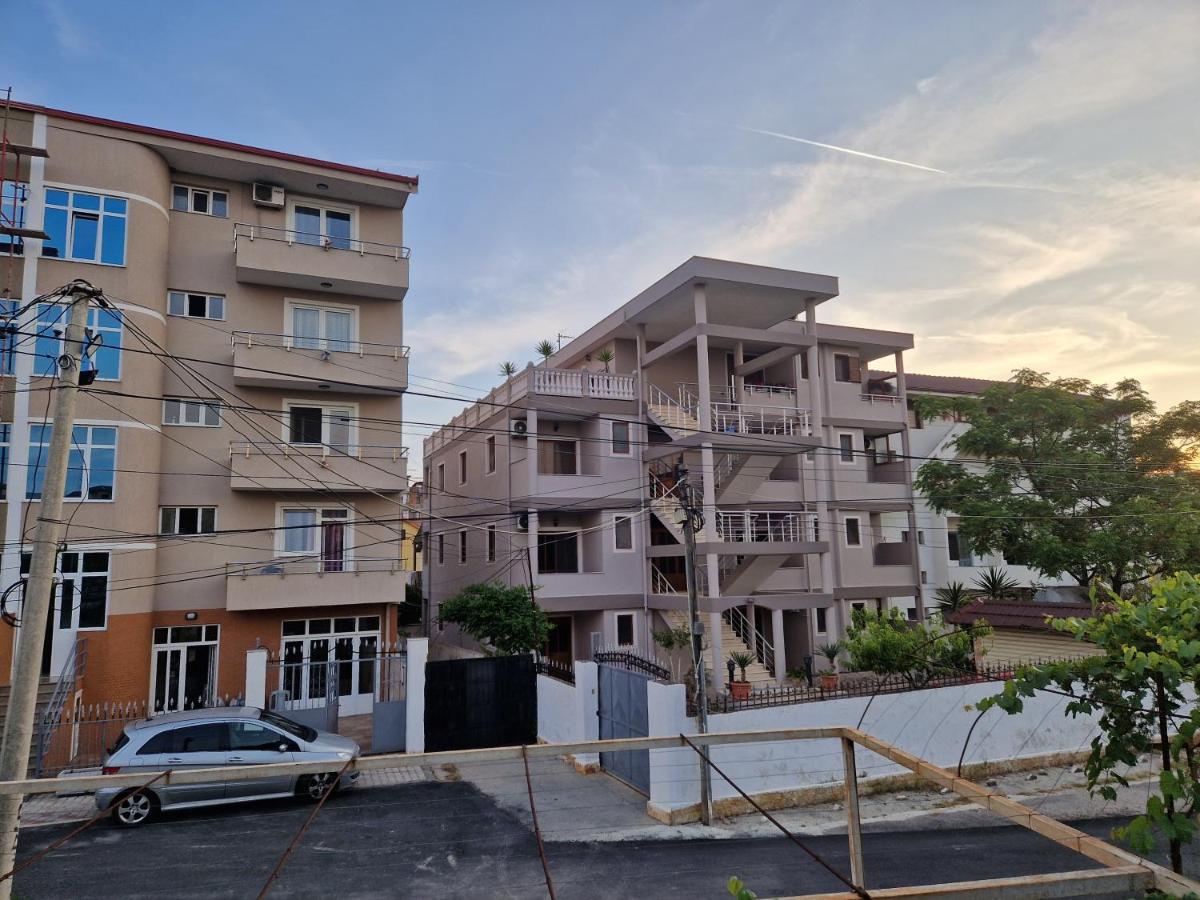 Guest House "Pisha" Durrës Exterior foto